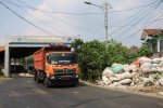 Truk pengangkut sampah TPST Bantargebang (Foto: Katadata/Fauza Syahputra)