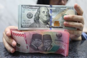 Nilai Tukar Rupiah Kembali Melemah Rp 17.668 per dolar AS (Foto: Katadata/Fauza Syahputra)