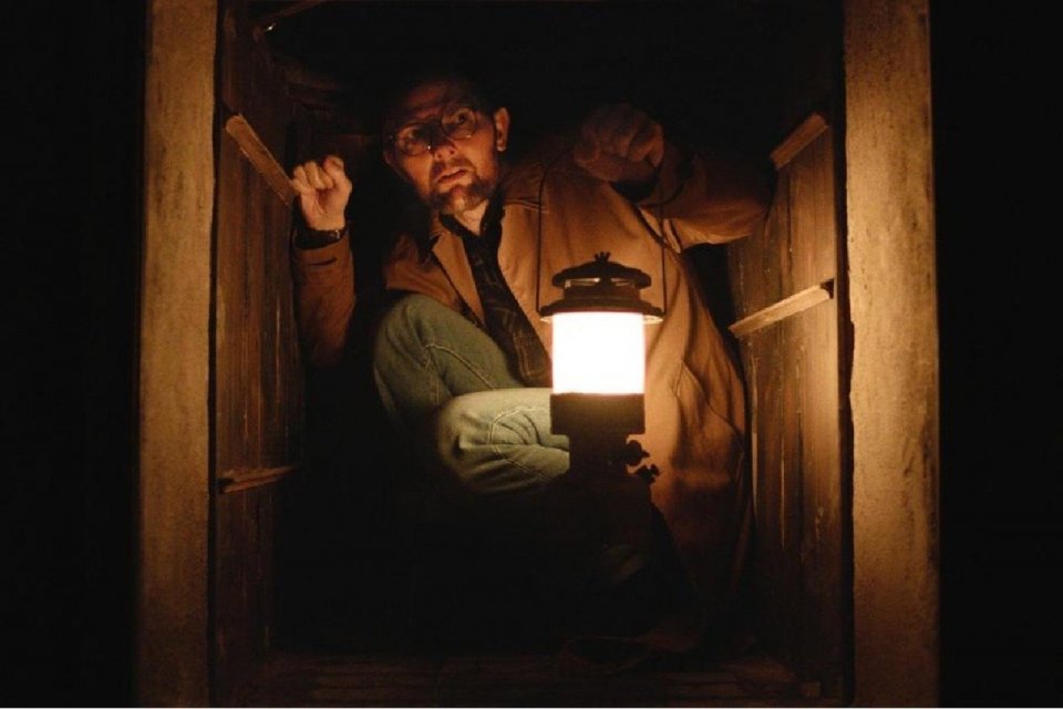 Sinopsis Film Hokum: Teror Supranatural Novelis Horor di Hotel Terpencil