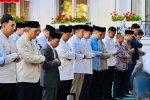 Prabowo Salat Id di Paris