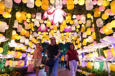 Semarak Kota Jakarta Sambut Hari Raya Waisak 2026 (Foto: Katadata/Fauza Syahputra)