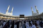 Jamaah haji laksanakan Tawaf Ifadah