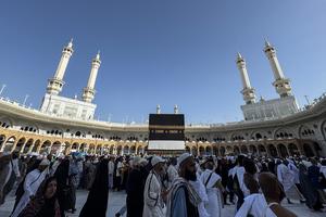Jamaah haji laksanakan Tawaf Ifadah