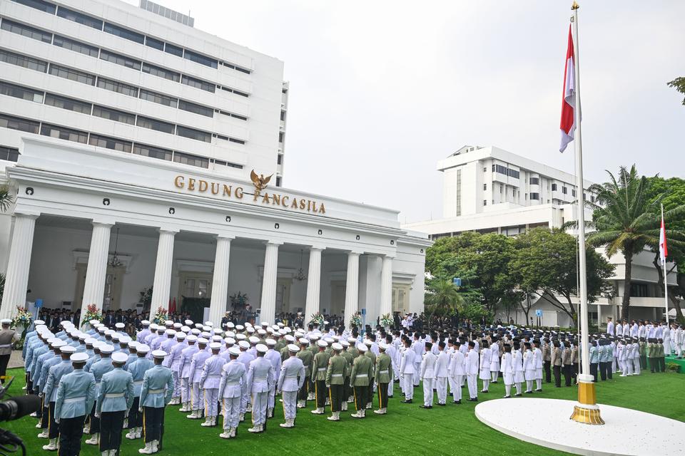 Purnawirawan TNI Kembali Pimpin BUMN, Kontras dengan Janji Seleksi Ketat