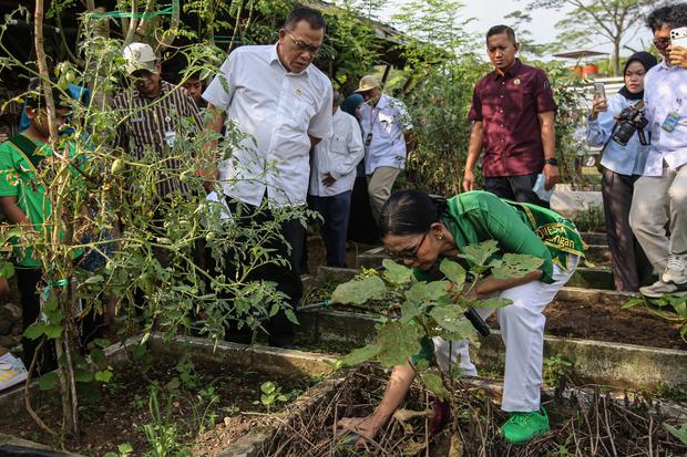 Berulang Kali Sebut ‘Tobat Ekologis’, Menteri LH Jumhur Jelaskan Maknanya