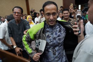 Nadiem Bacakan Pledoi Dalam Sidang Kasus Chromebook (Foto: Katadata/Fauza Syahputra)
