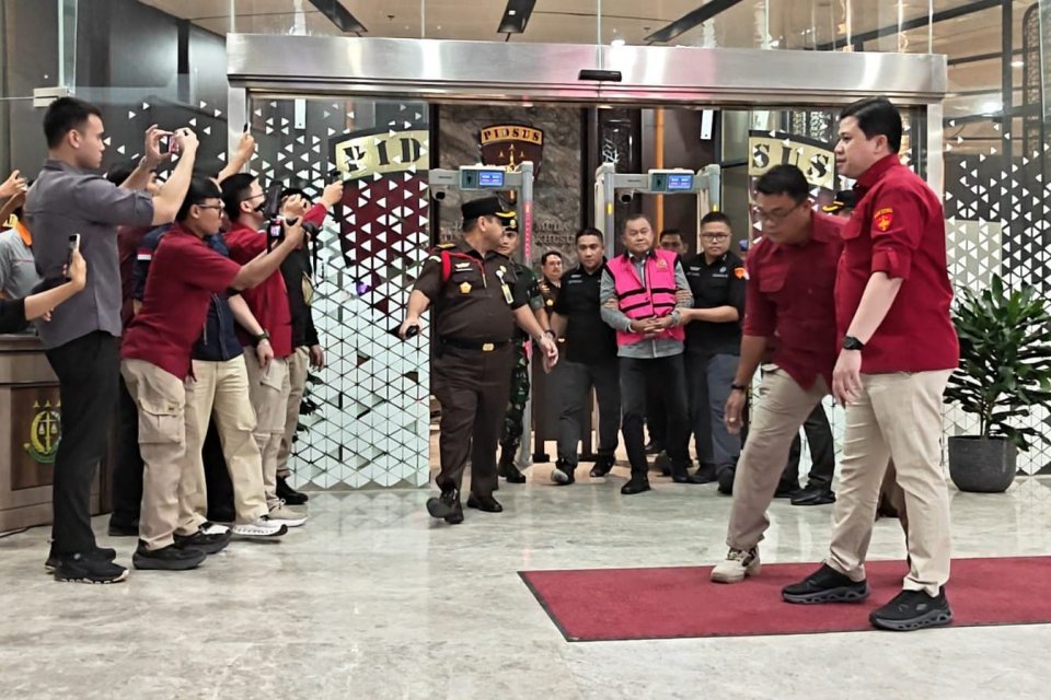 Mantan Wakil Kepala BGN Letjen TNI (Purn) Lodewijk Pusung.