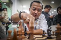 Mensesneg sampaikan keterangan pers