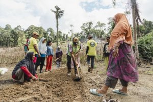 Petani di Desa Soligi