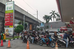 Harga BBM Nonsubsidi Pertamax Naik Jadi Rp 16.250 (Foto: Katadata/Fauza Syahputra)
