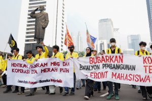 Demonstrasi BEM UI Tuntut Penghentian MBG Hingga Turunkan Harga BBM (Foto: Katadata/Fauza Syahputra)