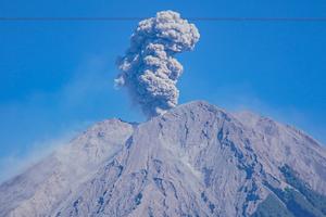 Aktivitas vulkanik Gunung Semeru terbanyak di Indonesia