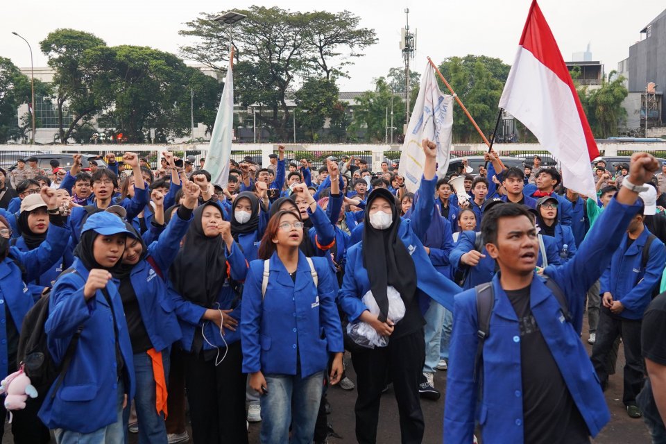 Demonstrasi Mahasiswa di depan Gedung DPR (Foto: Katadata/Fauza Syahputra)