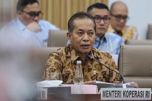 Raker Komisi VI DPR dengan Menteri Koperasi