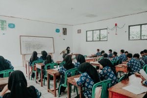 gaji guru indonesia