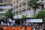 Petugas gabungan mengawal eksekusi Barang Milik Negara (BMN) eks Hotel Sultan di kawasan GBK, Jakarta, Kamis (18/6/2026).