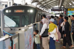 HUT Jakarta ke-499, Naik TransJakarta, MRT, LRT Hanya Rp 1 (Foto: Katadata/Fauza Syahputra)