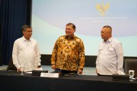 Konferensi Pers Stimulus Pertumbuhan Ekonomi Semester II Tahun 2026 (Foto: Katadata/Fauza Syahputra)