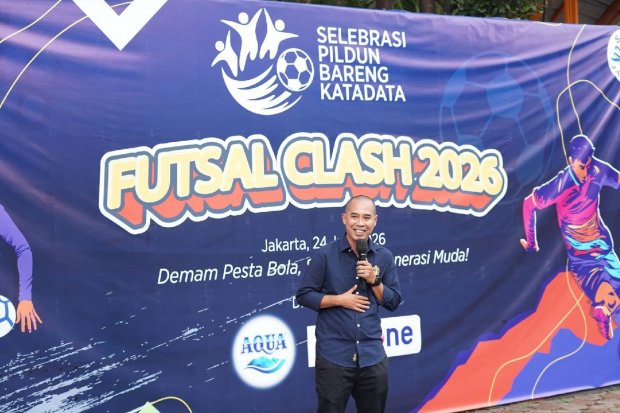 Head of Business Editorial Office Katadata Hatim Varaby saat membuka Futsal Clash 2026 di SMA 6 Jakarta Selatan.