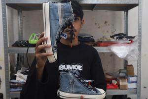 Daur ulang limbah jeans bernilai ekonomi