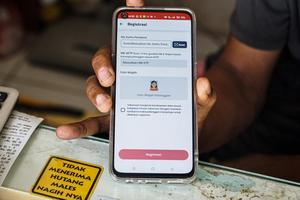Pemberlakuan verifikasi biometrik wajah registrasi kartu SIM baru