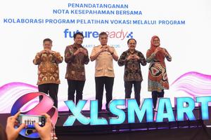 Penandatanganan nota kesepahaman Kemenaker dengan XLSmart