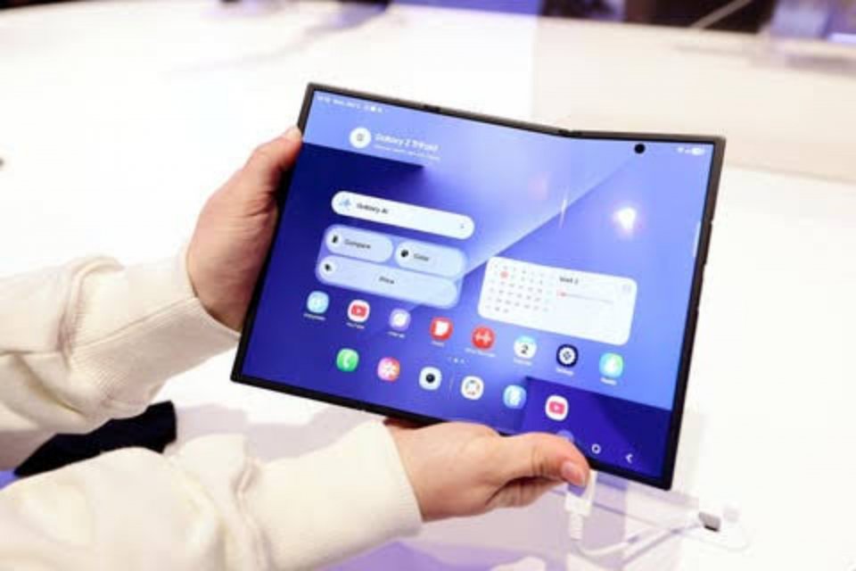 Spesifikasi Samsung Galaxy Z Fold 8