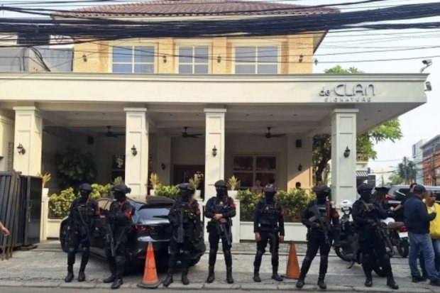 Ditreskrimsus Polda Metro Jaya dan Kortastipidkor Polri menggeledah kafe dan tempat tukar uang di Cipete, Jakarta Selatan terkait penyidikan dugaan ka