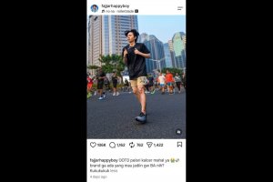 Fajar Sad Boy tampil dengan outfit ala "pelari kalcer" dalam unggahan yang memicu beragam reaksi warganet. Tak lama setelahnya, perubahan username m
