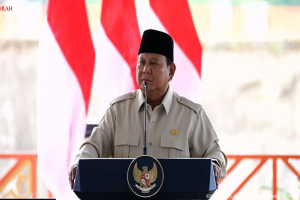 Presiden Prabowo Subianto saat peresmian Bendungan Meninting di Nusa Tenggara Barat (NTB), Jumat (10/7). 