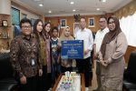 Penyerahan manfaat TASPEN kepada ahli waris keluarga ASN di Batam