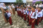 Hari pertama masuk sekolah tahun di Aceh