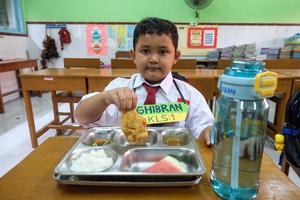 Pelaksanaan MBG hari pertama sekolah
