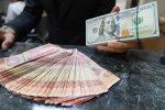Nilai tukar rupiah ditutup melemah ke level Rp18.109 per dolar AS (Foto: Katadata/Fauza Syahputra)