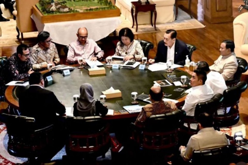 Prabowo Bahas Ketahanan Ekonomi dan GovTech Bersama Luhut di Hambalang