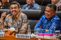 Raker Komisi VII DPR dengan Menteri UMKM