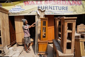 Pemerintah Targetkan KUR Tembus Rp 295 triliun, 65% Untuk Sektor Produksi (Foto: Katadata/Fauza Syahputra)