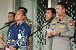 Konferensi Pers pelimpahan tersangka TPPU dan barang bukti ke Kejagung