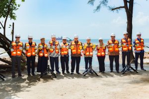 Acara pendaratan kabel bawah laut Nongsa Changi Cable (NCC) di Batam, Senin (20/7).