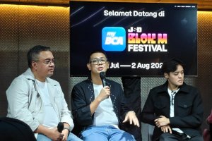 Konferensi pers jelang acara myBCA JSD Blok M Festival 2026 di Jakarta (24/7). Acara dihadiri SVP Marketing Communication BCA Adrian Hermansyah (di te