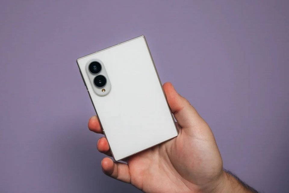 Samsung Galaxy Z Fold 8
