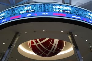 IHSG ditutup turun 0,17% atau 10,65 poin ke level 6.185 (Foto: Katadata/Fauza Syahputra)
