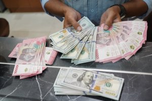 Nilai Tukar Rupiah Melemah Rp 18.009 per dolar AS (Foto: Katadata/Fauza Syahputra)