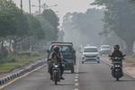 Kabut asap dampak kebakaran hutan dan lahan di Palangka Raya