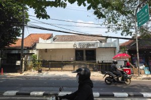 Klinik Mordent di Kebayoran Baru, Jakarta, Selasan, Selasa (28/7), lokasi penemuan jenazah Sutrimo.
