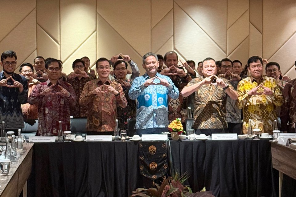 Telkom mempertemukan pemerintah, industri, akademisi, dan lembaga riset melalui Workshop Post-Quantum Cryptography (PQC) untuk memperkuat kesiapan ekosistem keamanan digital Indonesia, di Malang, awal Juli 2026.