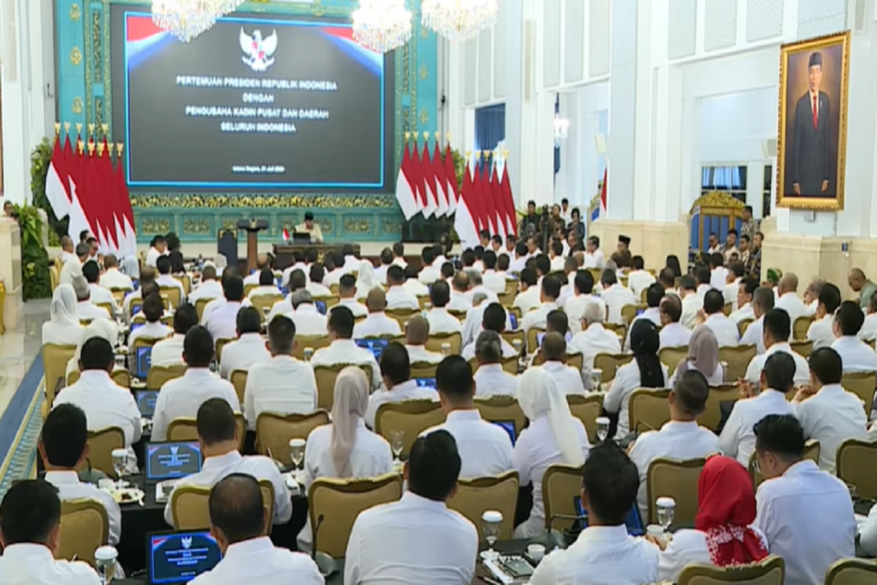 Presiden Prabowo Subianto saat bertemu Kadin Indonesia di Istana Negara, Jakarta, Jumat (31/7). Foto: Youtube/Sekretariat Presiden