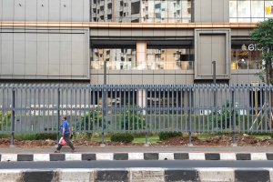 Potret Pagar di Pusat Perbelanjaan yang Tengah Jadi Sorotan Publik (Foto: Katadata/Fauza Syahputra)