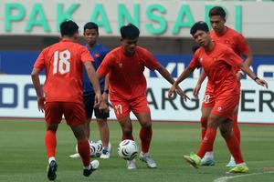Latihan Timnas Vietnam jelang lawan Timnas Indonesia