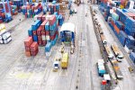 Pemindai peti kemas di IPC Terminal Petikemas (Terminal 3) Pelabuhan Tanjung Priok
